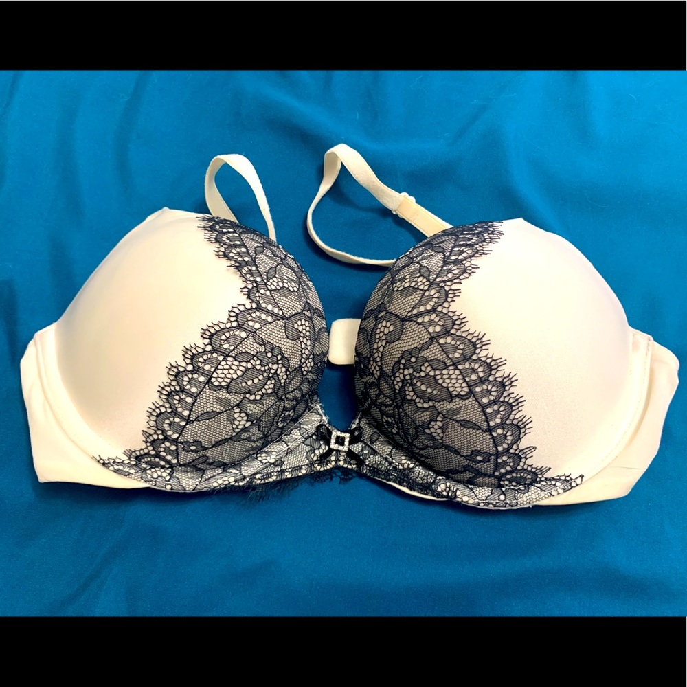 Very Sexy Bombshell Bra